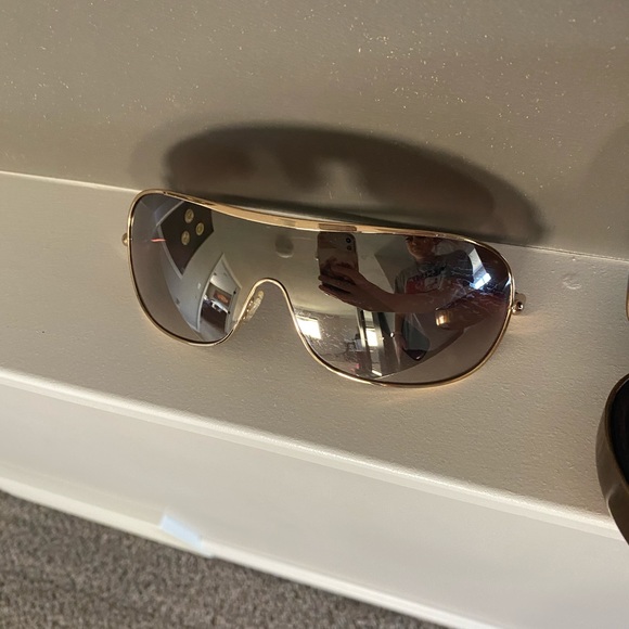 GUESS designer sunglasses - Picture 3 of 7